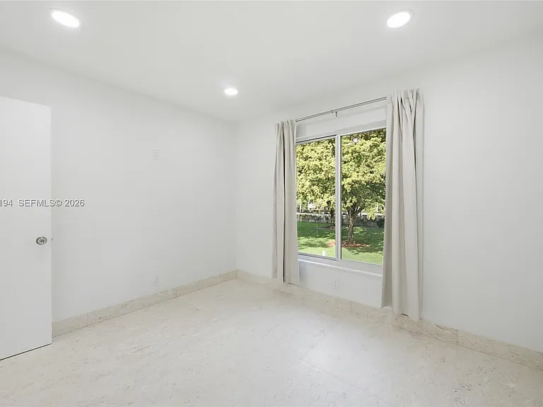 22384 Thousand Pines Ln — Photo 37