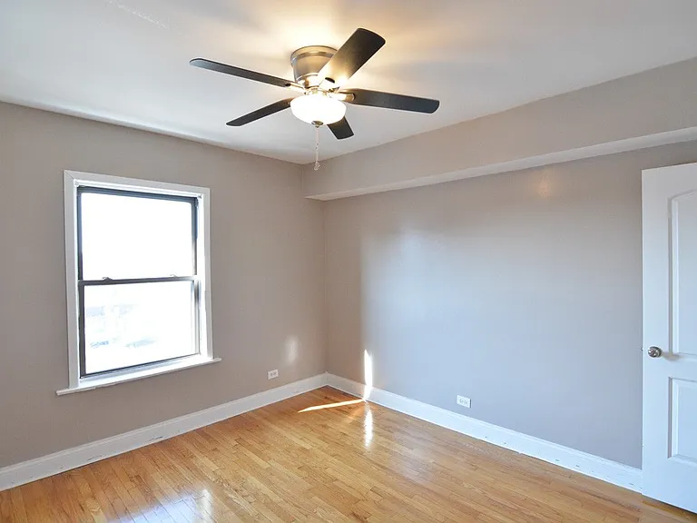 3241 N Damen Ave #4 — Photo 10