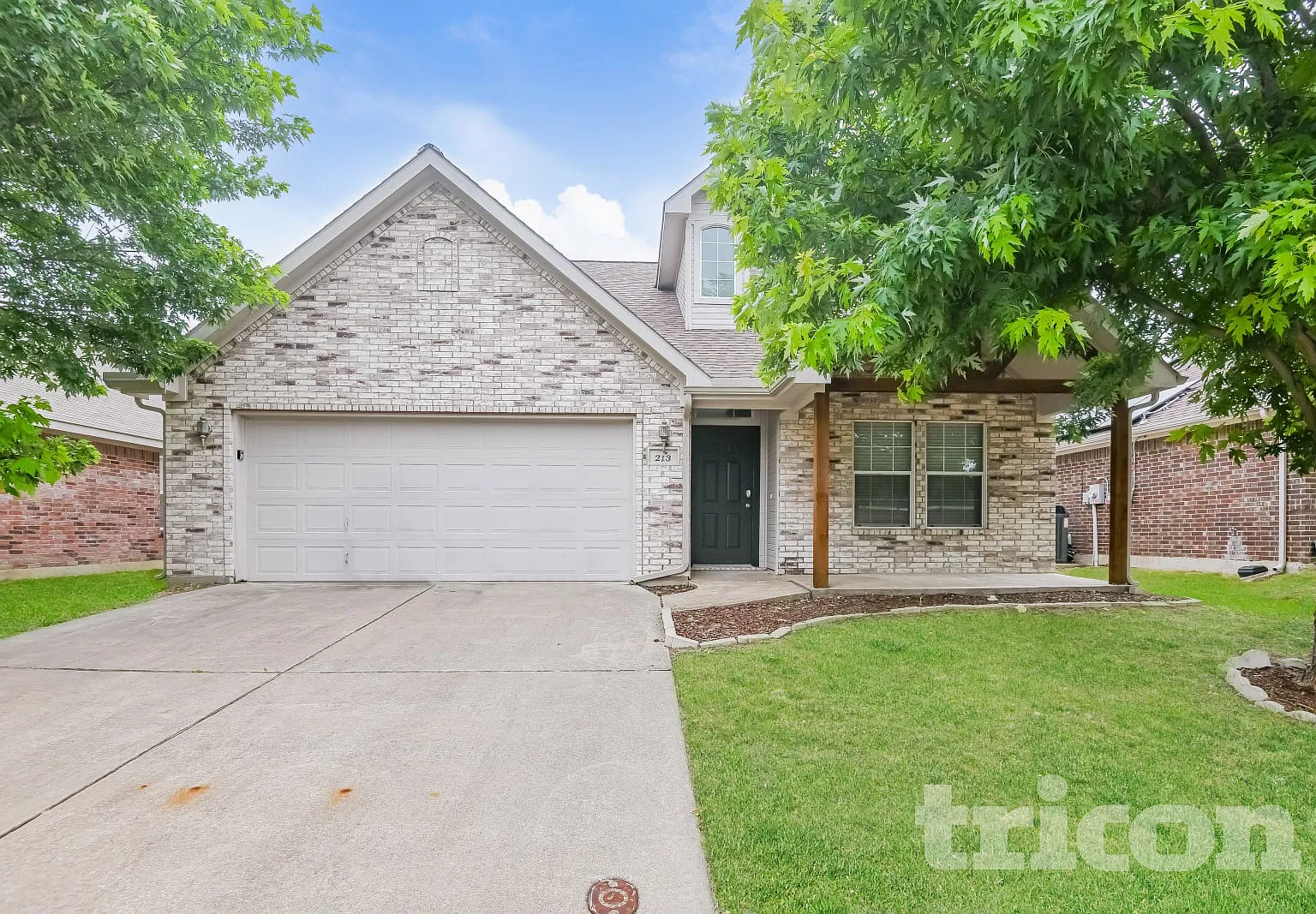 213 Oak Ridge Drive Waxahachie TX — Photo 1