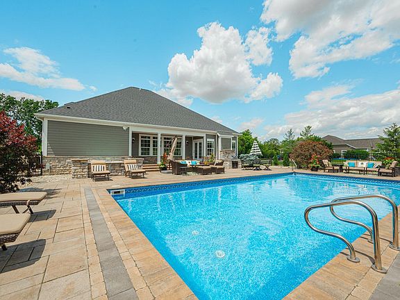 5th image of 16329 Riverbirch Dr