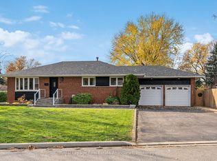 20 Suburban Dr, Mississauga, ON L5N1G5
