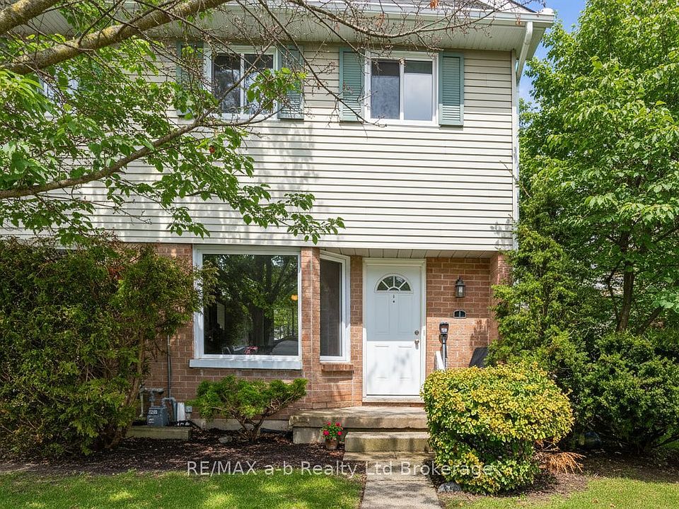 1st image of 10 Dufferin St #1
