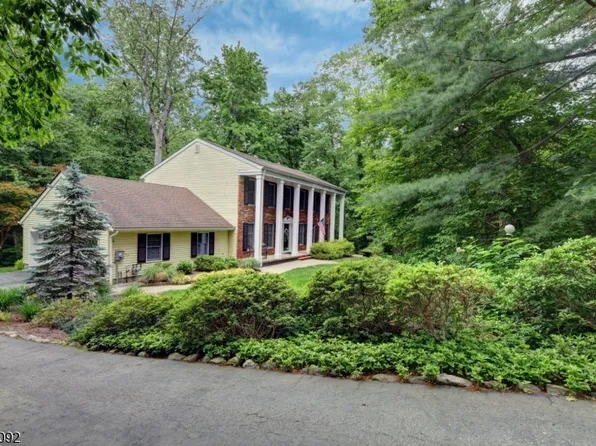 71 Cheshire Ln, Ringwood Boro, NJ 07456