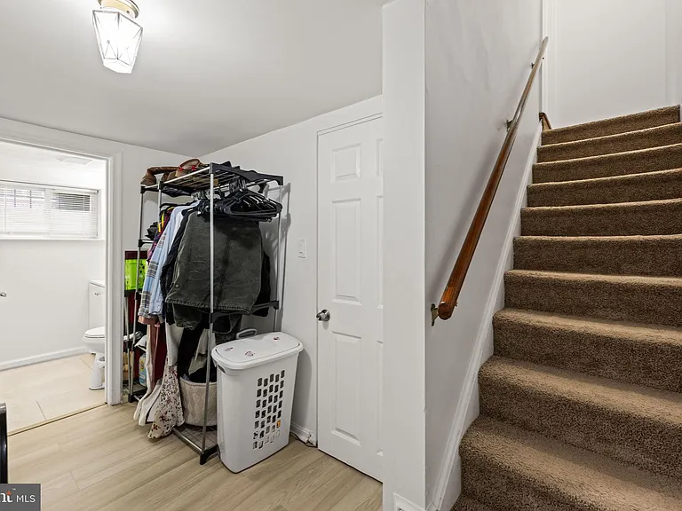 139 Hawaii Ave NE — Photo 16