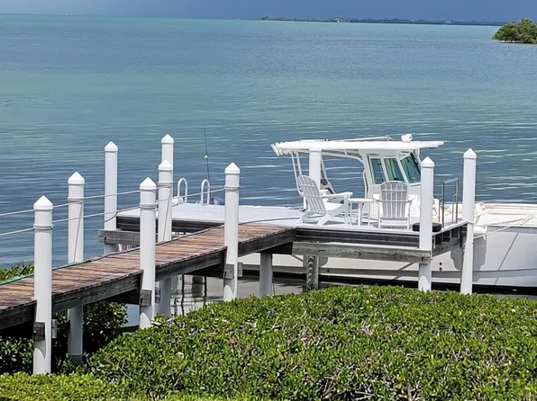 101 Windy Point Cir, Marathon, FL 33050