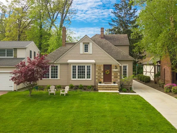 26817 Russell Rd, Bay Village, OH 44140