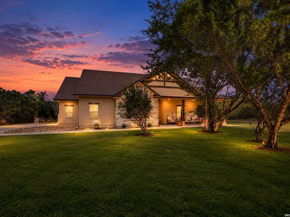 731 RIO AZUL DR, Pipe Creek, TX 78063
