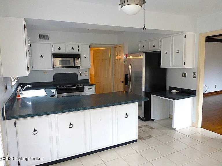 2311 Fallsview Rd — Photo 13