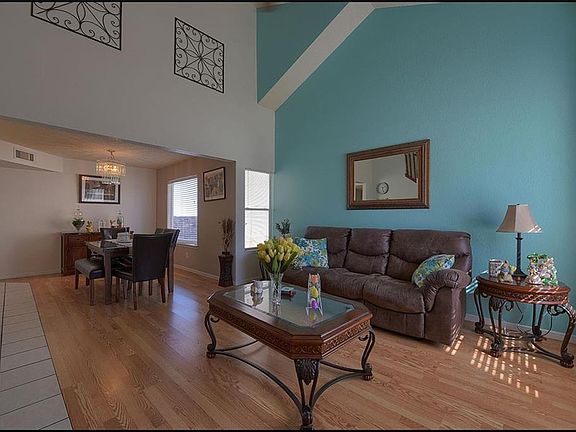 4th image of 1105 W Bend Ln