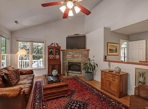 5th image of 3841 Stowe Dr