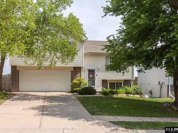 7926 Newport Ave, Omaha, NE 68122