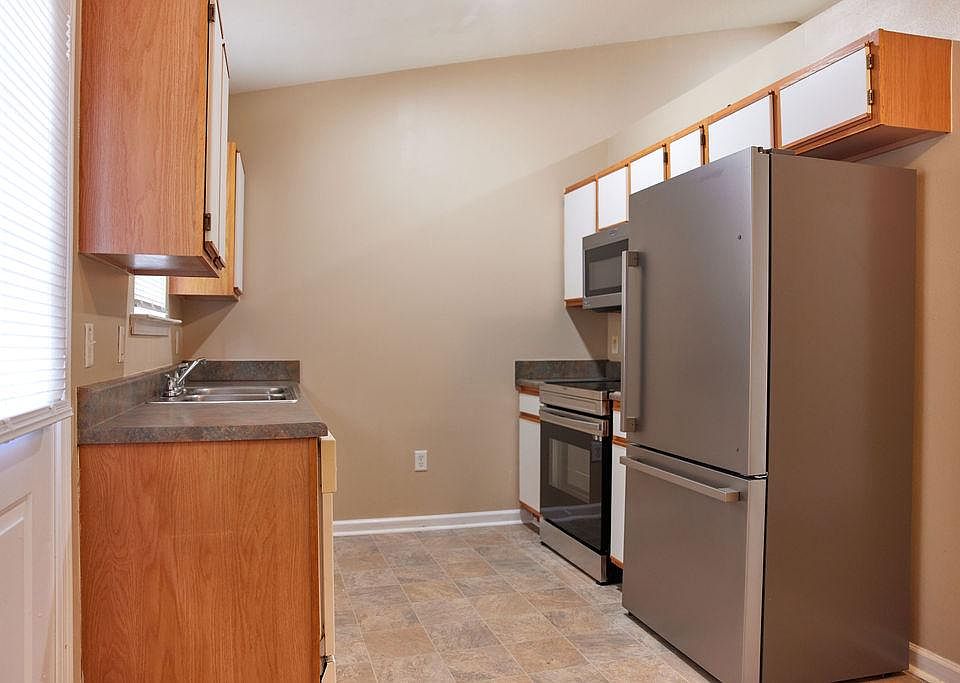 1st image of 109 Lora Ln #A