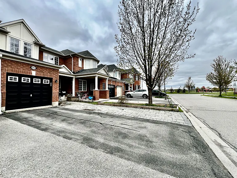 906 Burrows Gate — Photo 3