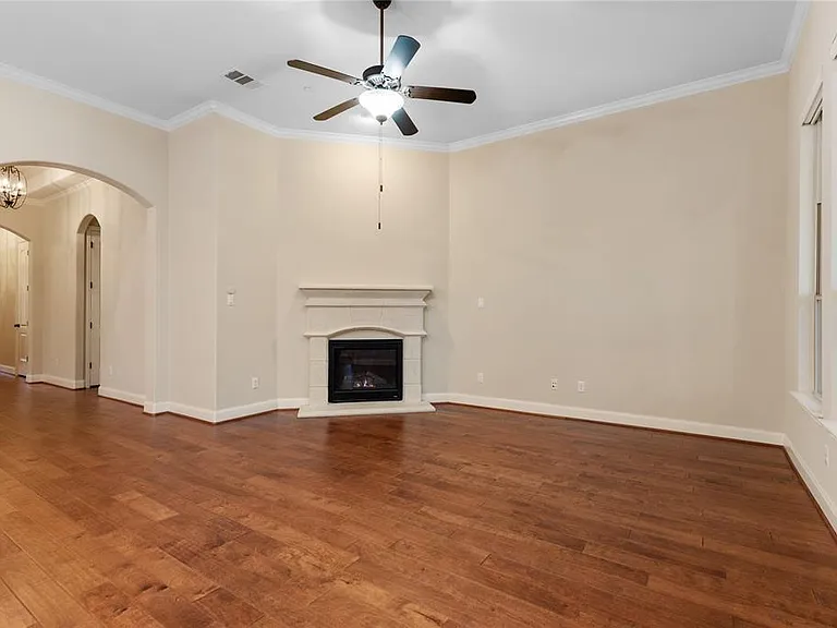 208 Maxwell Way — Photo 10
