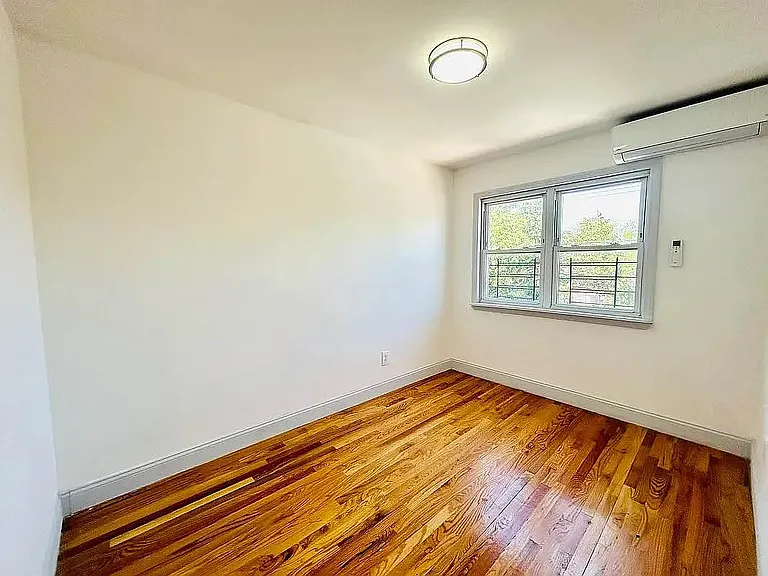 693 Autumn Ave #2 — Photo 10