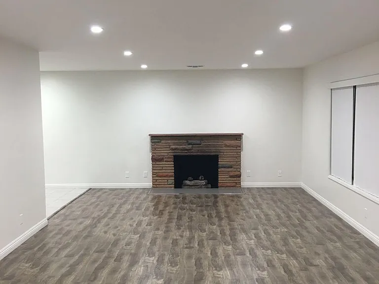 2323 Scott Rd — Photo 3