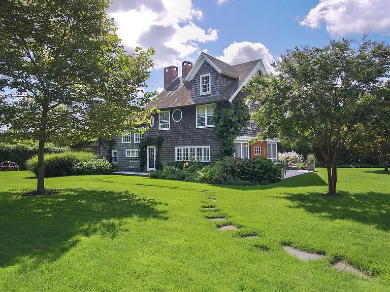 Wainscott Main St — Photo 1