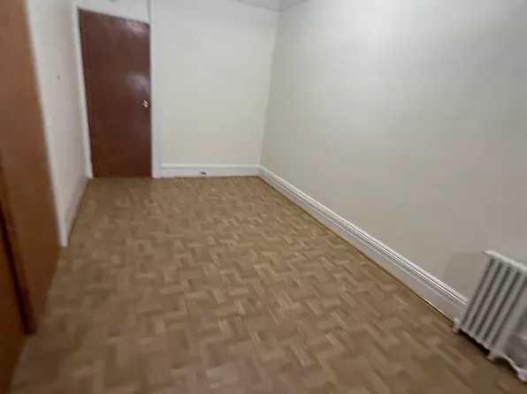 1939 Gates Avenue image 5 of 6