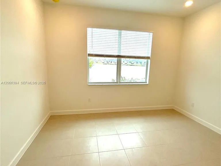 6412 Seabright Ter — Photo 8