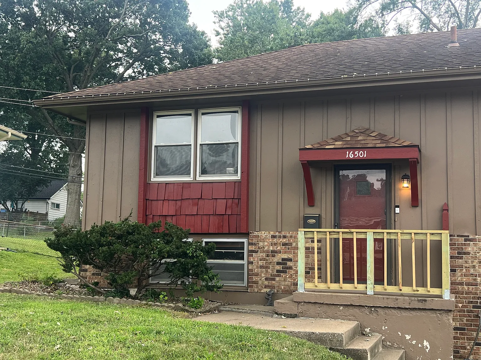 3 bed, 1327 sqft, $1,900 — Photo 2