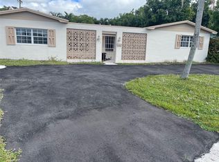531 SW 70th Ter, Pembroke Pines, FL 33023