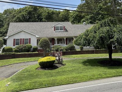 36 Leeds Boulevard, Farmingville, NY, 11738
