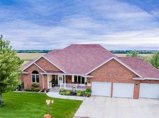10210 14th Ave, Kearney, NE 68845