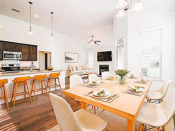 4th image of 49 Highland Forest Cir #1