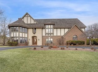 18920 Alta Vista Dr, Brookfield, WI 53045