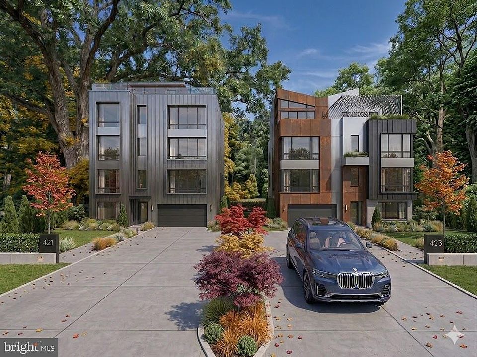 1st image of 520 W 3rd St