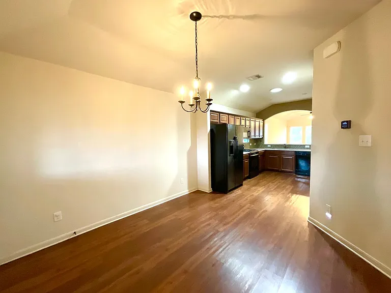 1058 Stone Br — Photo 14