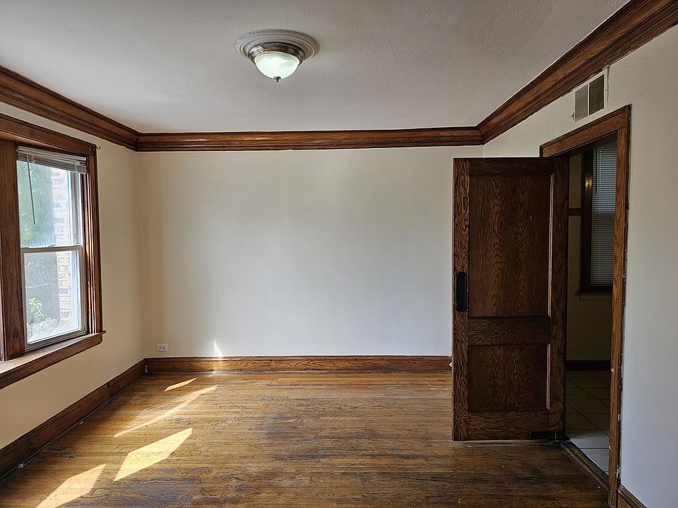 Building Photo 3