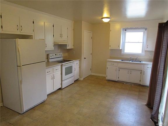 5th image of 375 Red Oak Dr