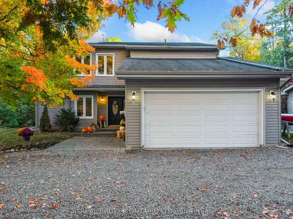 967 Upper Dwyer Hill Rd, Ottawa, ON K0A 1L0