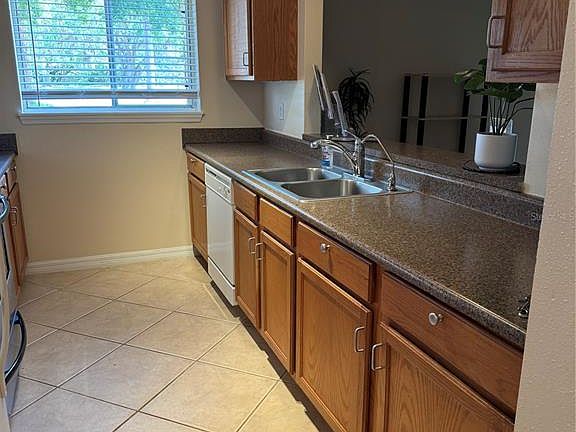 3rd image of 1737 PARAKEET WAY #608