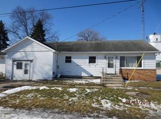 102 S 4th St, Malta, IL 60150