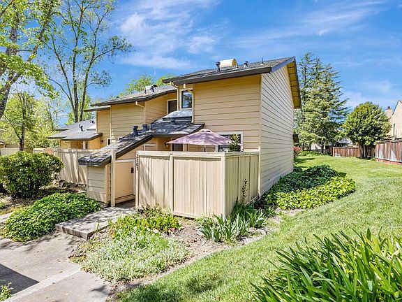 3rd image of 2303 Woodlake Drive