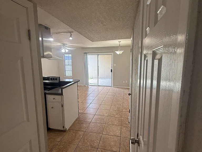 5001 Meandering Ln #A — Photo 3