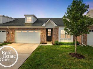 455 Heritage Pl UNIT 12, Saint Clair Shores, MI 48080