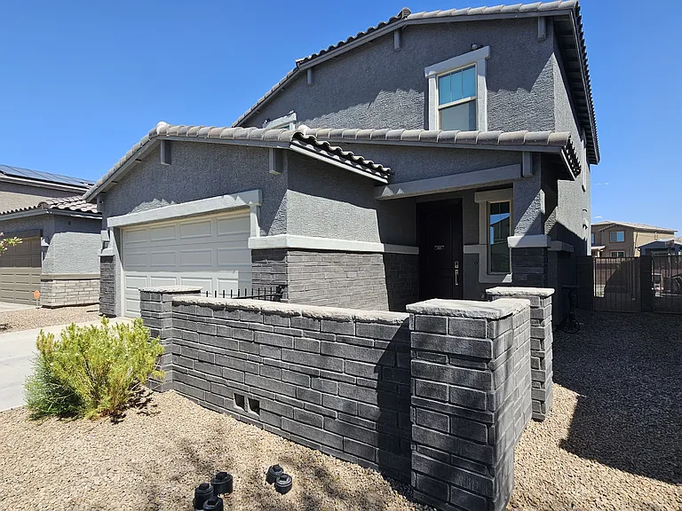 10679 W Golson Dr — Photo 3