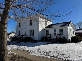 328 E Carroll St, Lanark, IL 61046