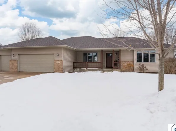 417 Pebble Ct, Eagle Lake, MN 56024