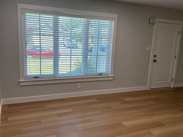 2125 Fidler Ave — Photo 3