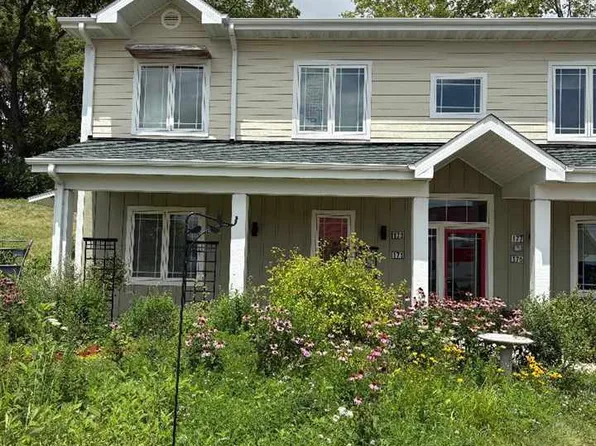 171 Prairie Hill Ln, Iowa City, IA 52246