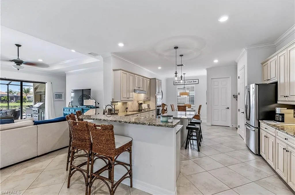4 bed, 3.0 bath, 2271 sqft, $15,000 — Photo 4