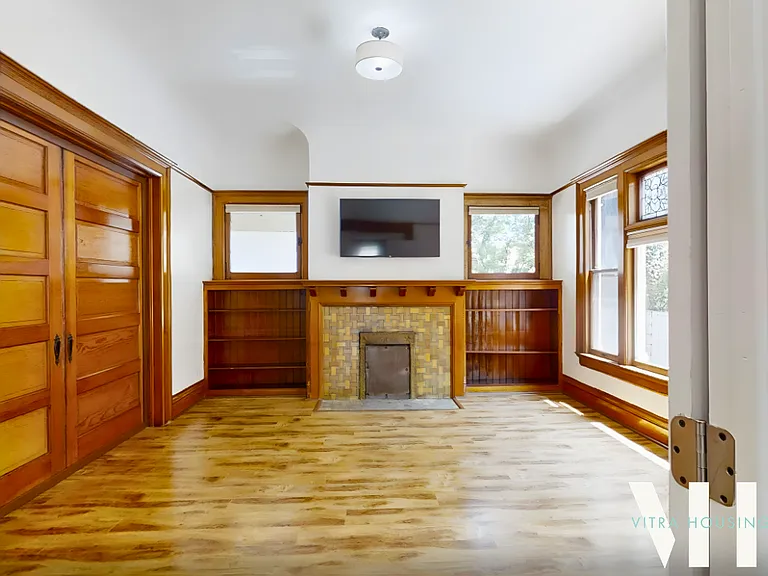 1180 W Adams Blvd — Photo 6
