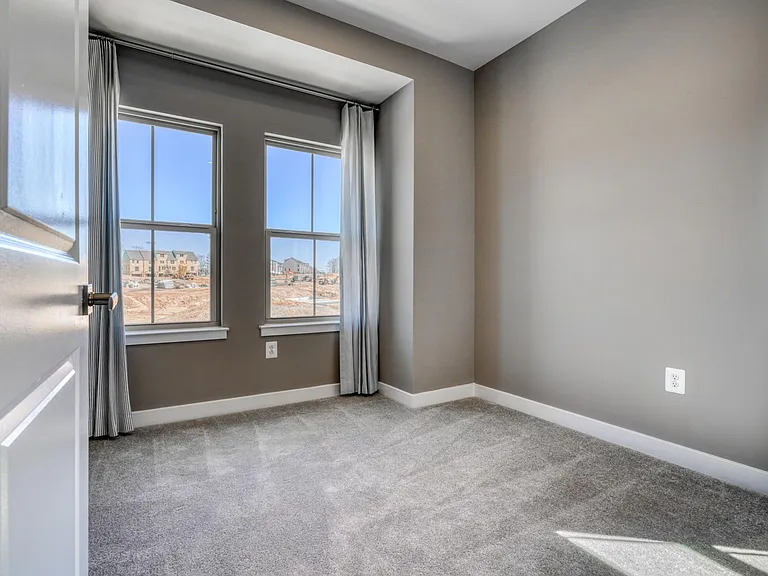 6100 Northwest Dr #1 — Photo 43