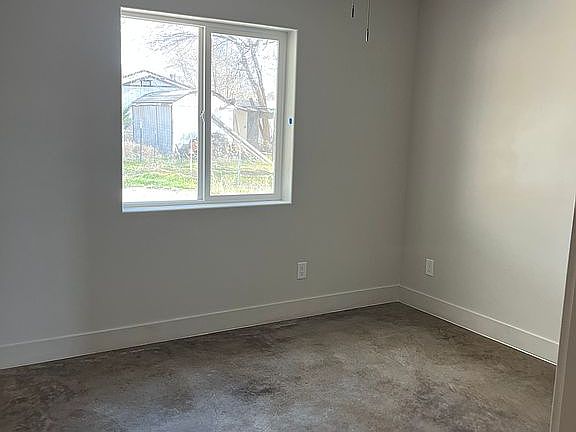 2nd image of 252 6th St