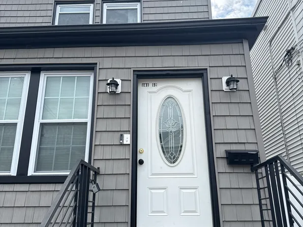 10152 103rd St, Ozone Park, NY 11416
