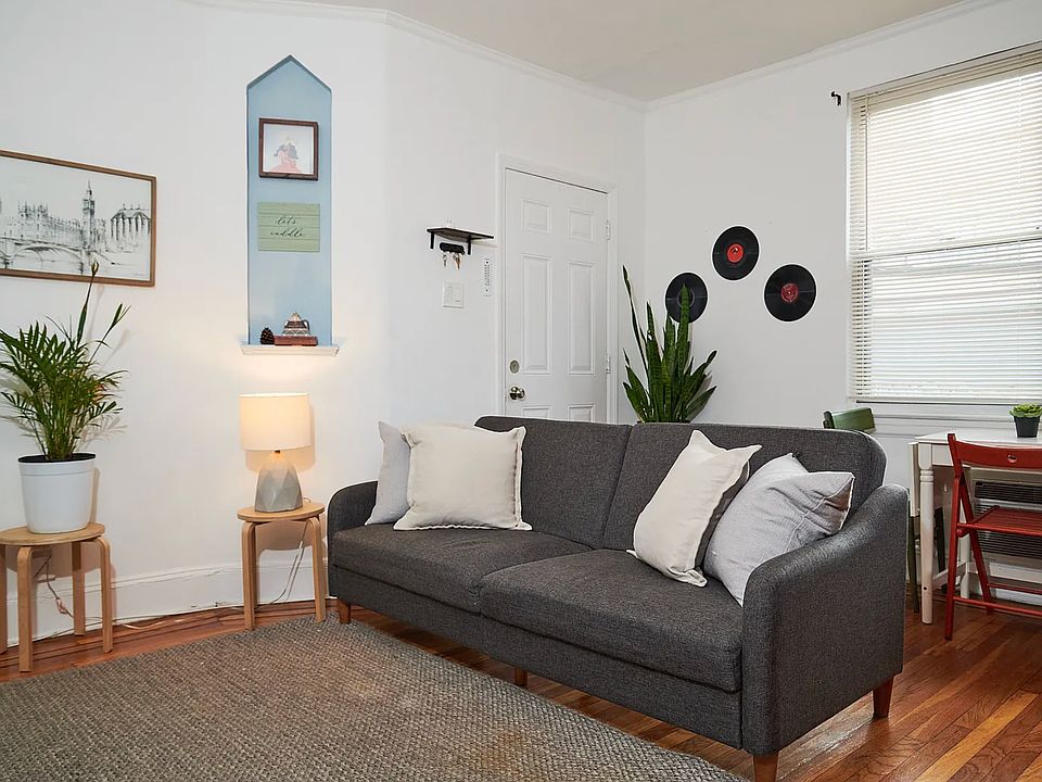 1st image of 2407 37th Ave #1